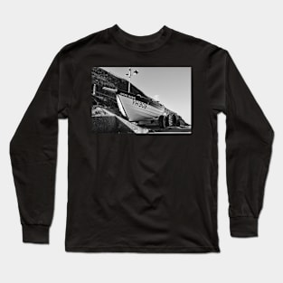 Traditional crab fishing boat on the Norfolk coast Long Sleeve T-Shirt